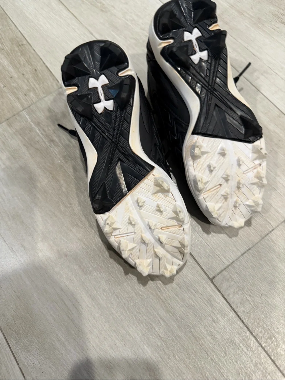 Under Armour Boys Baseball Black Cleats Shoes